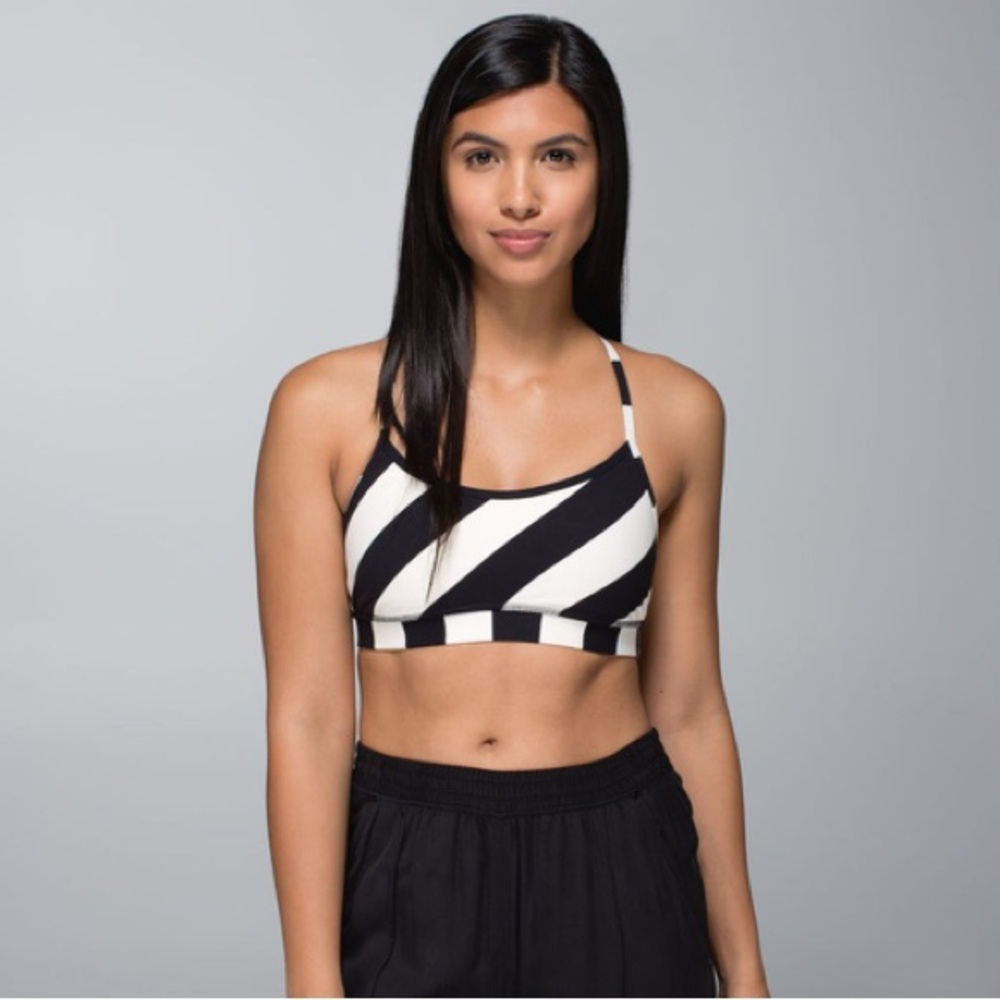 LULULEMON Black & White Horizontal Stripes Flow Y Bra size 4